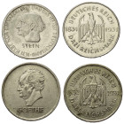 Deutschland - Lots.


Deutschland nach 1871. 
Weimarer Republik.

Lot (2 Stück, Silber): 
3 Reichsmark 1931 A. Berlin. Auf den 100. Todestag de...