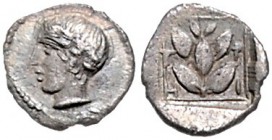 Griechen - Thrakien - Trieros Hemiobol ca. 450-400 v. Chr. Kopf des Apollo mit Lorbeerkranz n.l. / TPIH, Lorbeerzweig im Quadratum incusum SNG Cop. 82...