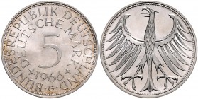 Bundesrepublik Deutschland 5 Deutsche Mark 1966 G Fehlprägung mit glattem Rand ohne Randschrift J. zu387. 
 f.st