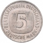 Bundesrepublik Deutschland 5 Deutsche Mark o.J. (1975-2001) einseitiger Abschlag der Wertseite mit leichtem Übergewicht J. zu415. 
10,2g, sehr selten...