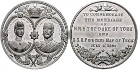Großbritannien Victoria 1837-1901 Zinnmedaille 1893 a.d. Hochzeit der Prinzessin Victoria Mary von Teck mit dem späteren König Georg V. Klein/Raff 385...
