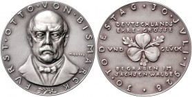 Medaillen von Karl Goetz Silbermedaille 1928 mattiert a.d. 30. Todestag von Fürst Otto v. Bismarck, i.Rd: BAYER. HAUPTMÜNZAMT FEINSILBER Kien. 410. Sl...