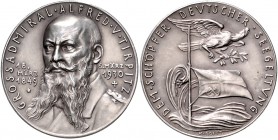 Medaillen von Karl Goetz Silbermedaille 1933 a.d. Tod von Admiral von Tirpitz, i.Rd: BAYER.HAUPTMÜNZAMT FEINSILBER Kien. 444. Kai. 6178. 
36,2mm 19,5...