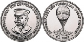 - Luftfahrt Silbermedaille 1967 a.d. Jungfernfahrt des Freiballon Graf Zeppelin", gepunzt 800 Kai. 173 vgl.. "
40,9mm 25,0g st