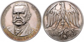 - Personen - Hindenburg, Paul v. 1847-1934 Silbermedaille 1927 (v. Lauer) auf seinen 80. Geburtstag, i.Rd: 990 
33,4mm 14,0g f.vz