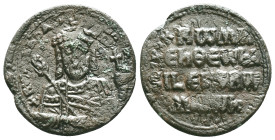 CONSTANTINE VII PORPHYROGENITUS(913-959) and ROMANUS I LECAPENUS (920-944). Follis. Constantinople. Obv: + ROmAn' bASILEVS RWm'. Crowned and bearded b...