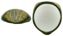 Byzantine / Crusaders Ring, 7th - 13th century AD. Reference: Condition: Very Fine

Weight: 3,05 gr. Diameter: 21,8 mm
