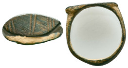 Byzantine / Crusaders Ring, 7th - 13th century AD. Reference: Condition: Very Fine

Weight: 2,47 gr. Diameter: 20,5 mm