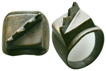 Ancient Roman Bronze Ring , circa 1st - 3rd AD. Reference: Condition: Very Fine

Weight: 9.72 gr. Diameter: 25.4 mm