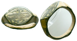 Ancient Roman Bronze Ring , circa 1st - 3rd AD. Reference: Condition: Very Fine

Weight: 5.73 gr. Diameter: 21.2 mm