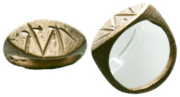 Ancient Roman Bronze Ring , circa 1st - 3rd AD. Reference: Condition: Very Fine

Weight:2.58 gr. Diameter: 18.5 mm