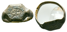 Ancient Roman Bronze Ring , circa 1st - 3rd AD. Reference: Condition: Very Fine

Weight: 2,47 gr. Diameter: 18,9 mm