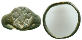 Ancient Roman Bronze Ring , circa 1st - 3rd AD. Reference: Condition: Very Fine

Weight: 4,04 gr. Diameter: 20,3 mm