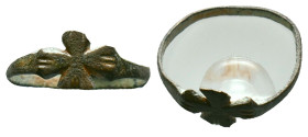 Byzantine / Crusaders Ring, 7th - 13th century AD. Reference: Condition: Very Fine

Weight: 0,60 gr. Diameter: 16,2 mm