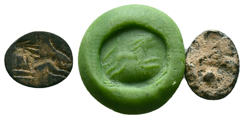 Ancient Roman Bronze Ring Bezel Reference: Condition: Very Fine

Weight: 0,64 ...