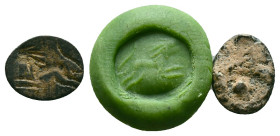 Ancient Roman Bronze Ring Bezel Reference: Condition: Very Fine

Weight: 0,64 gr. Diameter: 11,0 mm