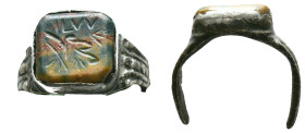 Ancient Roman Bronze Ring Bezel AR Reference: Condition: Very Fine

Weight: 5,17 gr. Diameter: 20,9 mm