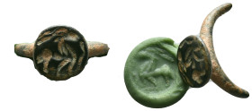 Ancient Roman Bronze Ring Bezel Reference: Condition: Very Fine

Weight:5.47 gr. Diameter: 19.1 mm