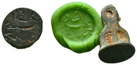 Ancient Islamic Bronze stamp seal Reference: Condition: Very Fine

Weight: 5,40 gr. Diameter: 23,1 mm