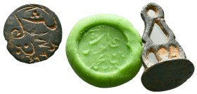 Ancient Islamic Bronze stamp seal Reference: Condition: Very Fine

Weight: 4,0 gr. Diameter:24,7 mm