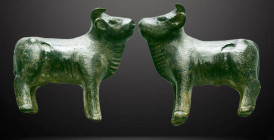 Ancient Roman Bronze Bull Statue, c. 1st-2nd century AD. Reference: Condition: Very Fine

Weight: 45,9 gr. Diameter: 36.2 mm
