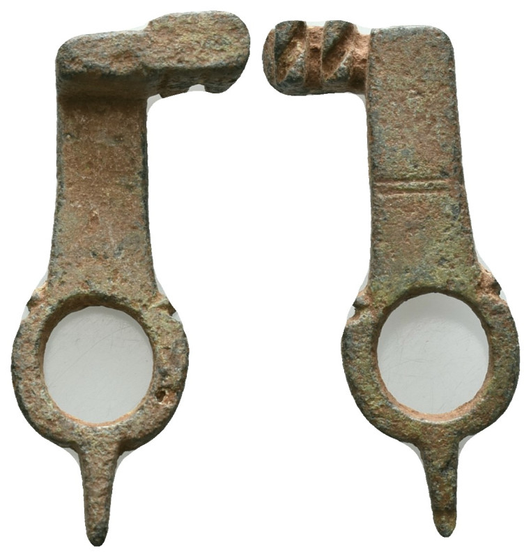 Ancient Roman Bronze Door Key Reference: Condition: Very Fine

Weight: 9,02 gr...