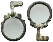 Ancient Roman Bronze Door Key Reference: Condition: Very Fine

Weight: gr. Diameter: mm