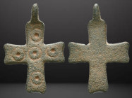 Byzantine Bronze Cross Pendant, Circa 5th-7th Century AD. Reference: Condition: Very Fine

Weight: 3,90 gr. Diameter: 29,7 mm
