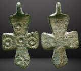 Byzantine Bronze Cross Pendant, Circa 5th-7th Century AD. Reference: Condition: Very Fine

Weight: 2,57 gr. Diameter: 29,1 mm
