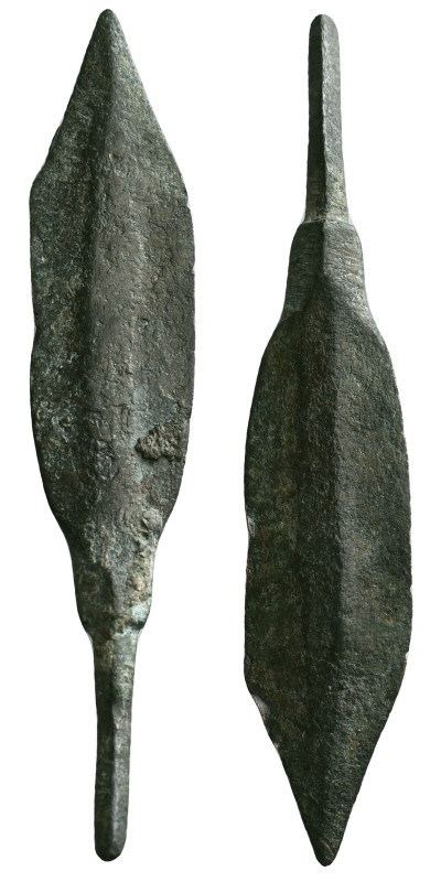 Ancient Arrow Heads, Ae Bronze, Reference: Condition: Very Fine

Weight: 9,61 ...
