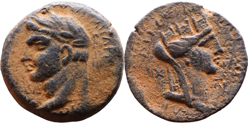 Domitian (81-96) Bronze coin. Obv: Bust of emperor. Rev: Bust of Tyche

23mm 1...