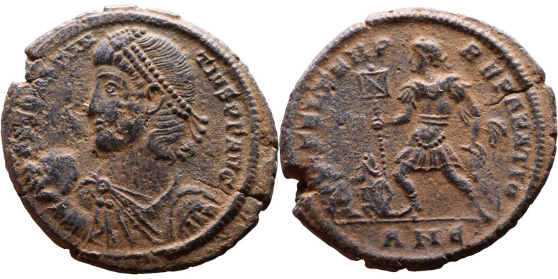 Constantius II (337-361 AD). AE follis. Obv.: DN CONSTANTIVS PF AVG, pearl diade...