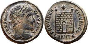 Constantine I The Great (306 - 337 AD). Follis. Obv.: CONSTANTINVS AVG, Laureate head of Constantine right. Rev.: PROVIDENTIA AVGG, Camp gate