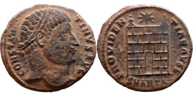 Constantine I The Great (306 - 337 AD). Follis. Obv.: CONSTANTINVS AVG, Laureate head of Constantine right. Rev.: PROVIDENTIA AVGG, Camp gate