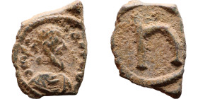 Maurice Tiberius (582-602) Pentanummium Obverse: Bust of emperor Rev: Large U, cross above