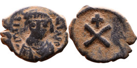Tiberius II Constantine (578-582) Decanummium. .Obv: Crowned, draped and cuirassed bust facing. Rev: Large X, cross above.