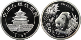 Weltmünzen und Medaillen, China. Panda. 5 Yuan 1997. 0.999 Silber. 1/2 OZ. Polierte Platte