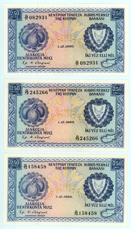 Cyprus
Lot of 3 banknotes comprising 250 Mils (3), 1st December 1980
S/N Q/71 08...