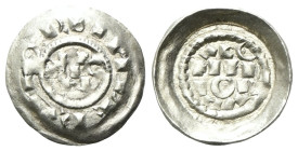MILANO
Età comunale, monete a nome di Enrico Imperatore, dal sec. XII al sec. XIII.
Denaro scodellato.
Ag
gr. 1,04
Dr. IMPERATOR. HE / RIC / N. I...