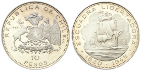CILE
Repubblica.
10 Pesos 1968, Flotta di Lord Cochrane. 
Ag
gr. 44,50
Dr. Stemma nazionale con indicazione di valore.
Rv. Arrivo della Flotta d...