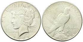 USA
Federazione.
Dollaro 1928 Peace S, zecca di San Francisco.
Ag
gr. 26,71
Dr. Testa muliebre a d. con corona radiata.
Rv. Aquila stante verso ...