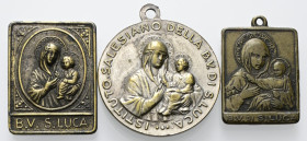BOLOGNA
XX secolo.
Lotto di tre medaglie devozionali con la B. Vergine di San Luca.
AE e Metallo Bianco 
Rara.
Ottima condizione
