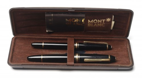 Zestaw piór Mont Blanc - złote stalówki Ładnie zachowany komplet dwóch piór ze z...