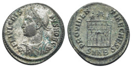 Crispus. Follis. (18mm, 3.39 g) 324-325 d.C. Nicomedia. Anv.: FL IVL CRISPVS NOB CAES, laureate, draped and cuirassed bust left. Rev.: PROVIDENTIAE CA...