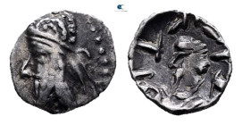 Persia. Achaemenid Empire. Sardeis. Kapat (Napad) AD 1-100. 
Obol AR

10 mm, 0,40 g



Very Fine