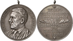 Drittes Reich
 Silbermedaille 1933 (unsigniert) 34. Verbandsschießen des Bezirksschützenverbands Hessen-Nassau in Haiger. Brustbild Hitlers halblinks...