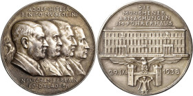 Drittes Reich
 Silbermedaille 1938 (Karl Goetz) Münchner Abkommen. Brustbilder von Hitler, Mussolini, Chamberlain und Daladier nebeneinander nach rec...