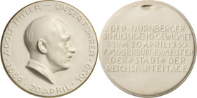 Drittes Reich
 Weiße Porzellanmedaille 1939 (K.S.E.) 50. Geburtstag Hitlers - Der Nürnberger Schuljugend gewidmet zum 20. April 1939 vom Oberbürgerme...