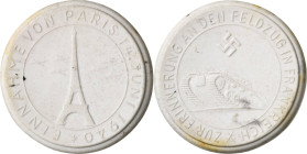 Drittes Reich
 Weiße Porzellanmedaille 1940 (Meißen) Einnahme von Paris. Eiffelturm / Panzer. 48 mm Scheuch 1871 n Flecke, vorzüglich
