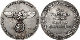 Drittes Reich
 Eisenmedaille o.J. (unsigniert) Für Verdienste um das deutsche Hundewesen - verliehen vom Oberkommando des Heeres. Reichsadler mit Hoh...